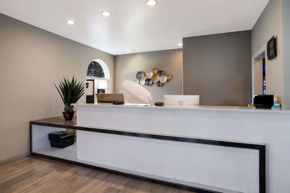 Best Western Grants Inn 2