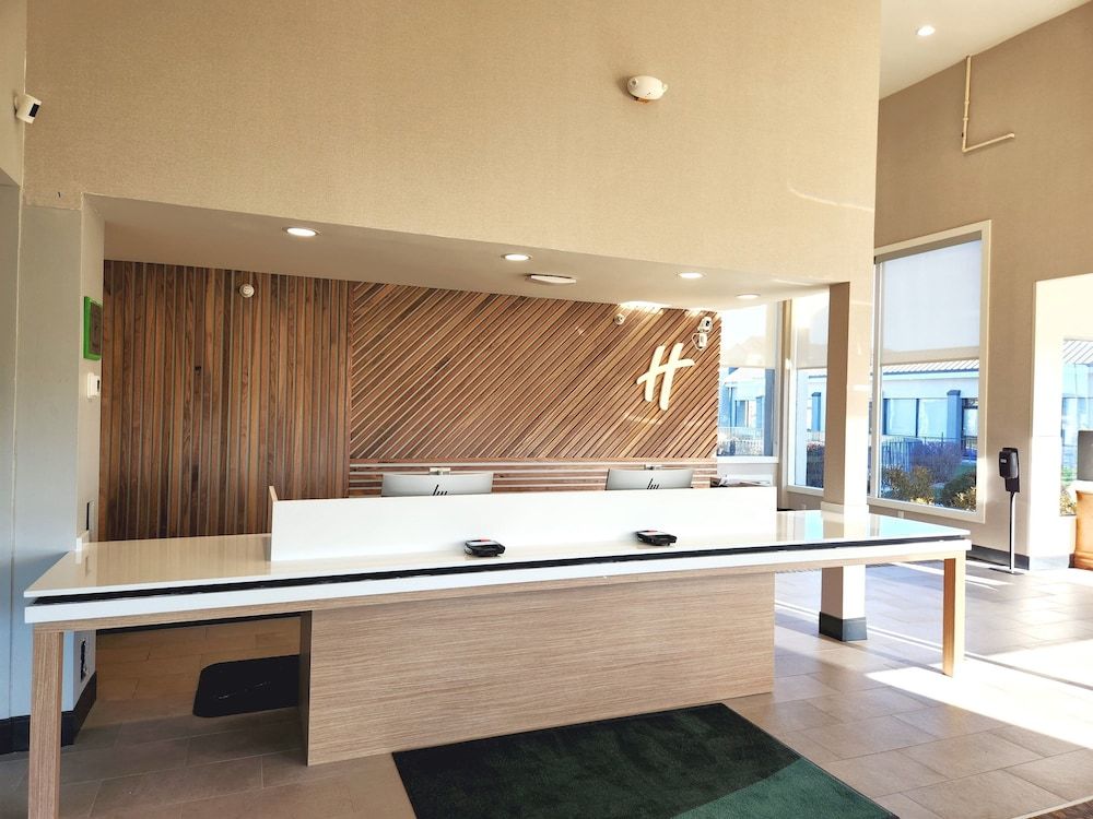 Holiday Inn Ontario, an IHG Hotel 2