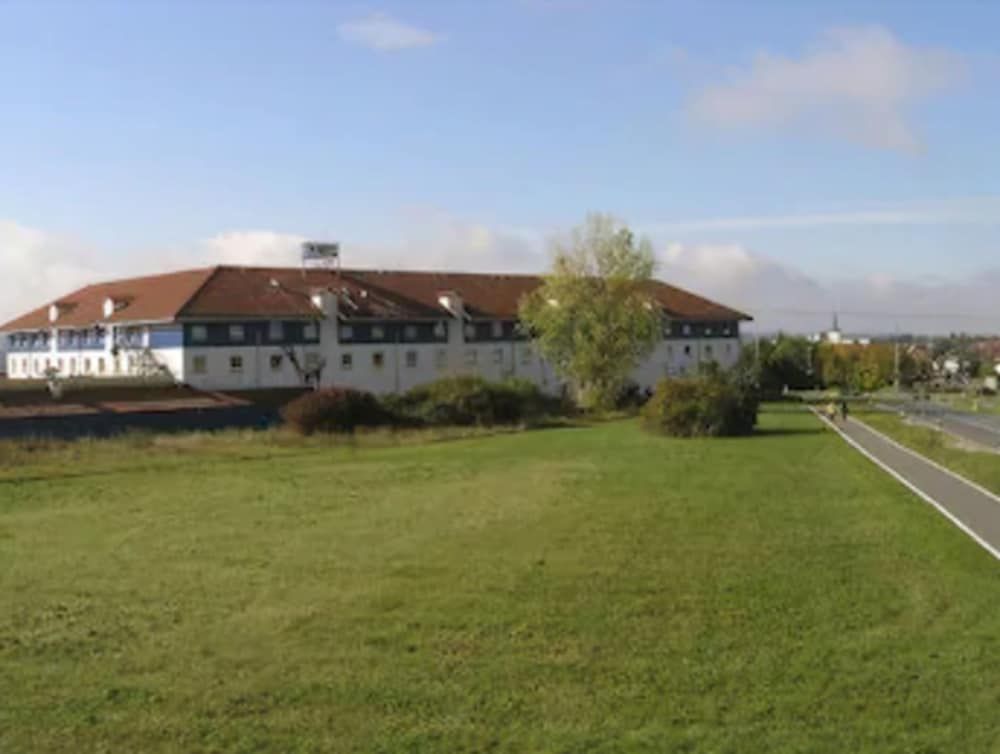 Center Hotel Drive Inn -1 estrelas em Hirschaid