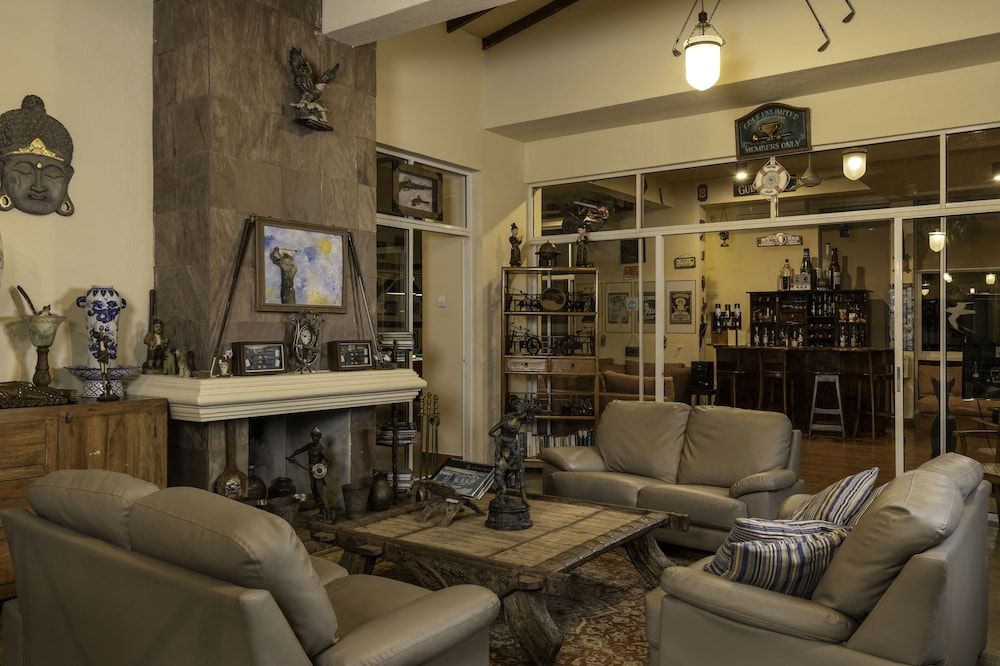 The Albatross, Kandy 2