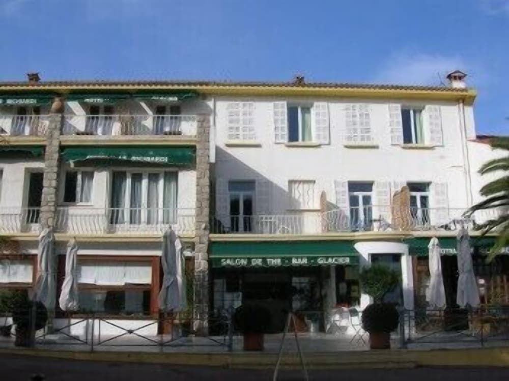 Hotel Richiardi 2 estrelas em Carqueiranne