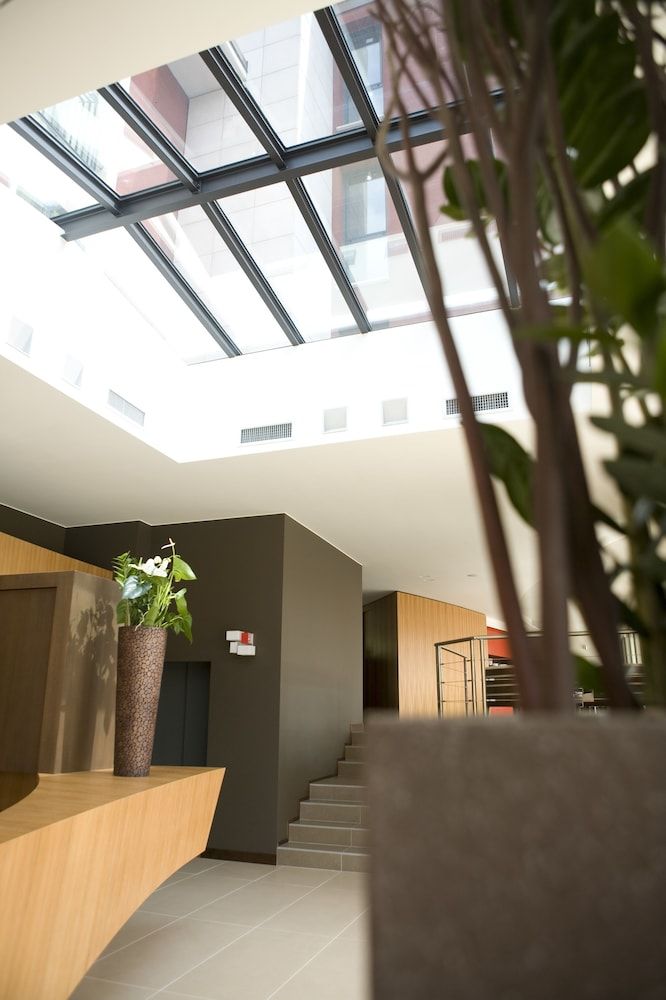 Red's Redaelli Hotel 2