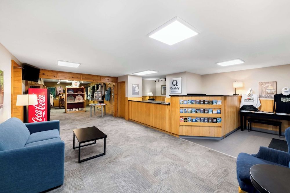 Quality Inn & Suites Munising 3