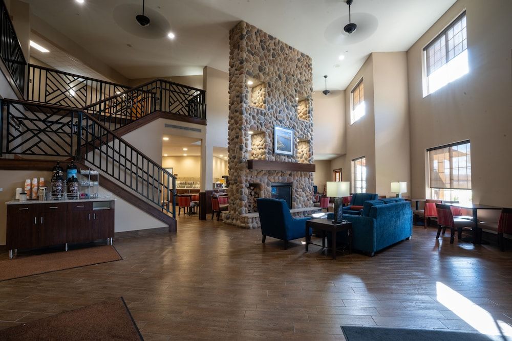 Comfort Suites Rapid River Lodge 2