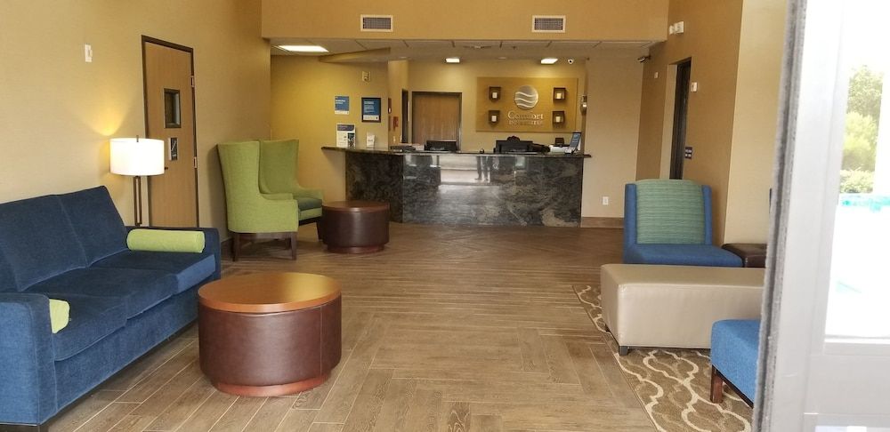 Comfort Inn & Suites Near Temecula Wine Country 3