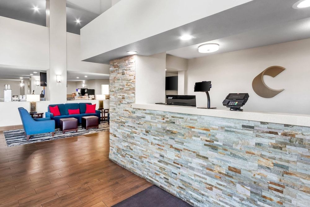 Comfort Inn & Suites Surprise Near Sun City West 3