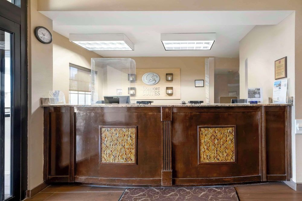 Comfort Suites Port Allen - Baton Rouge 2