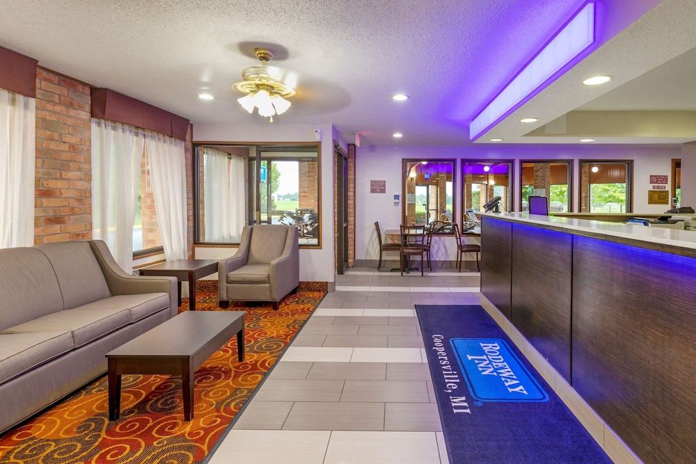 Rodeway Inn Coopersville 3
