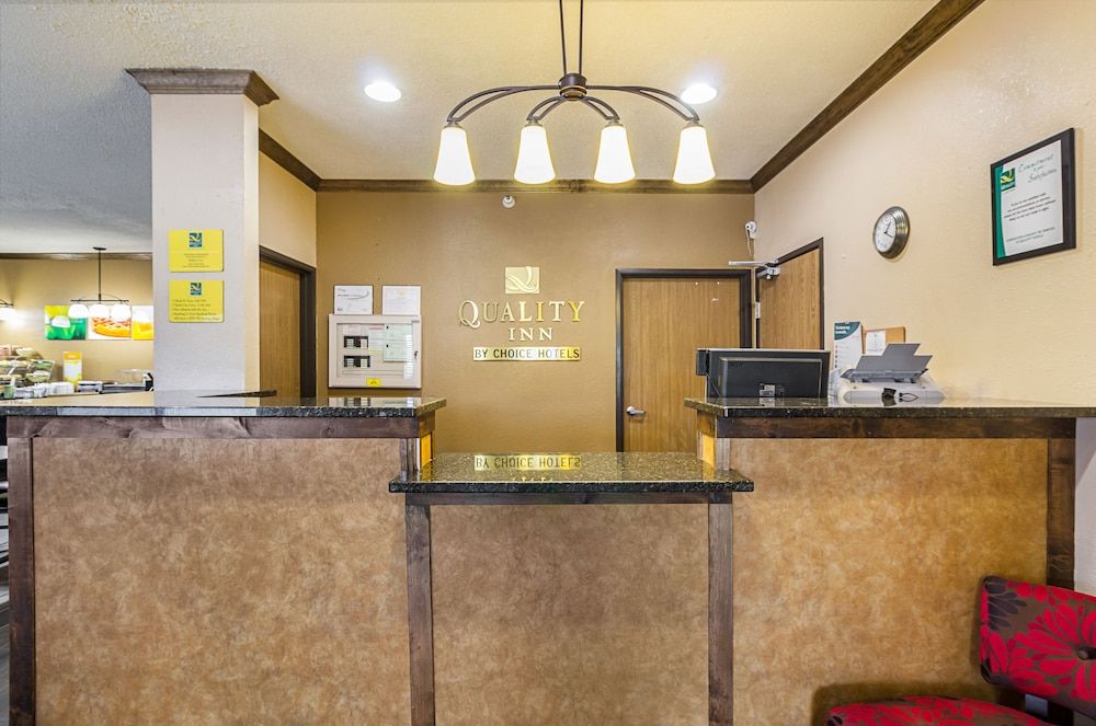 Econo Lodge Luverne Area 2