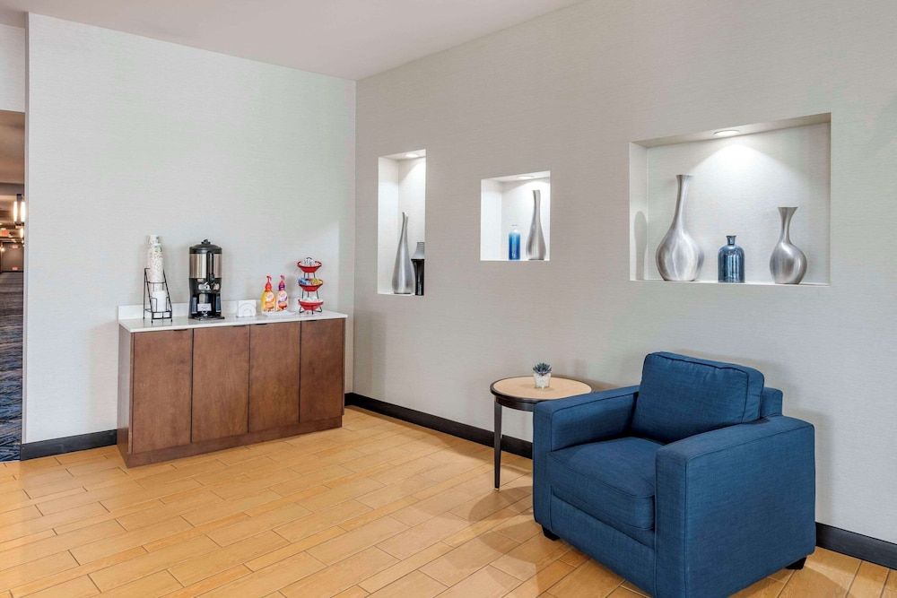 Cambria Hotel Minneapolis Maple Grove 3