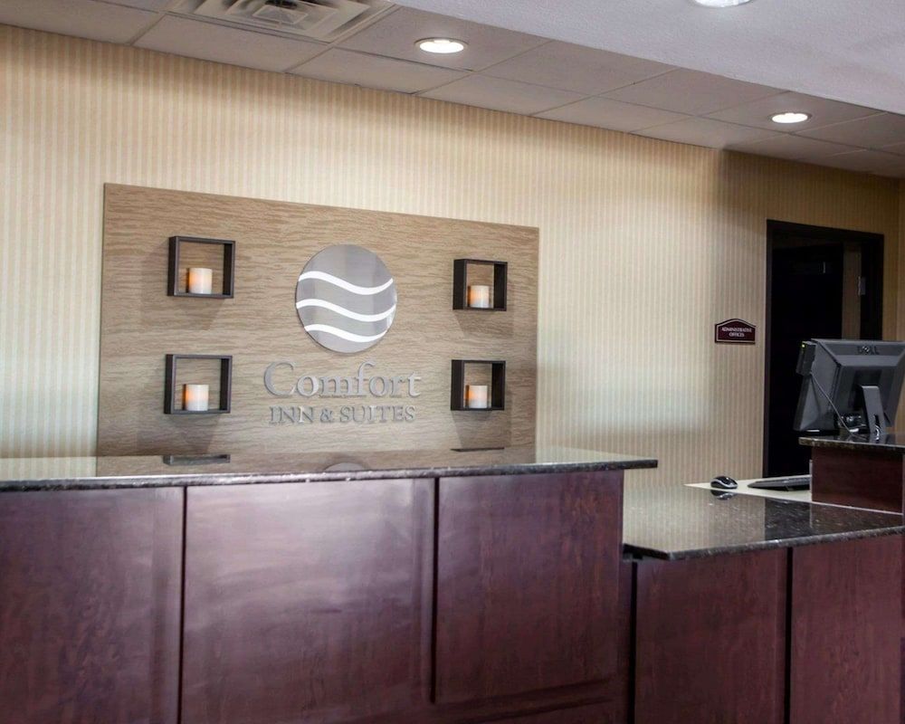 Comfort Inn & Suites Harrisonville 2