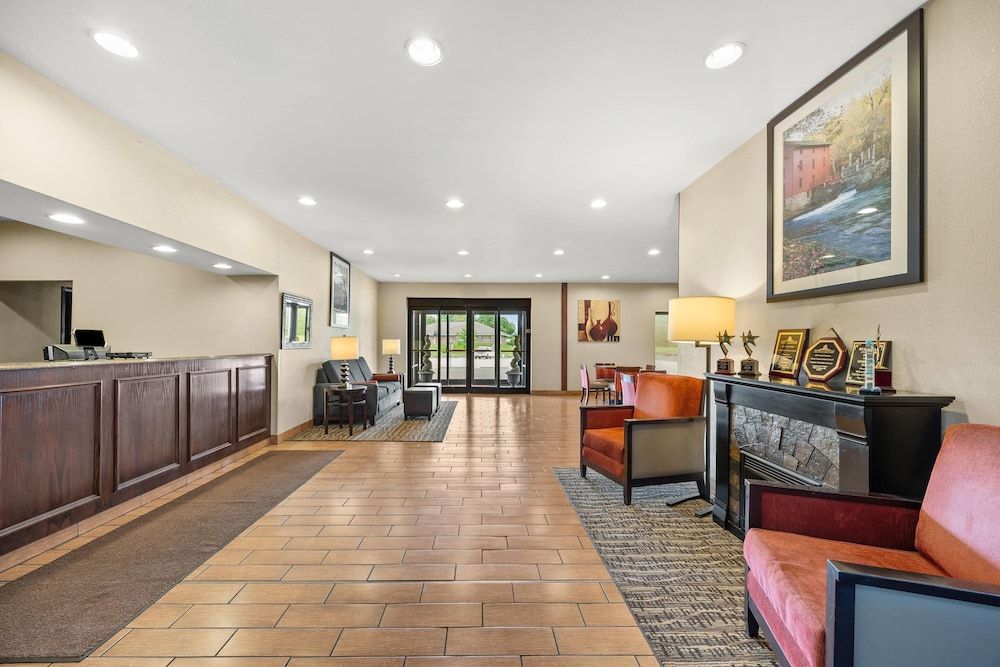 Comfort Inn Willow Springs US 60 and US 63 3