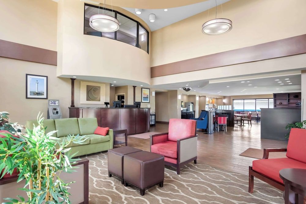 Comfort Suites Gulfport Central 2