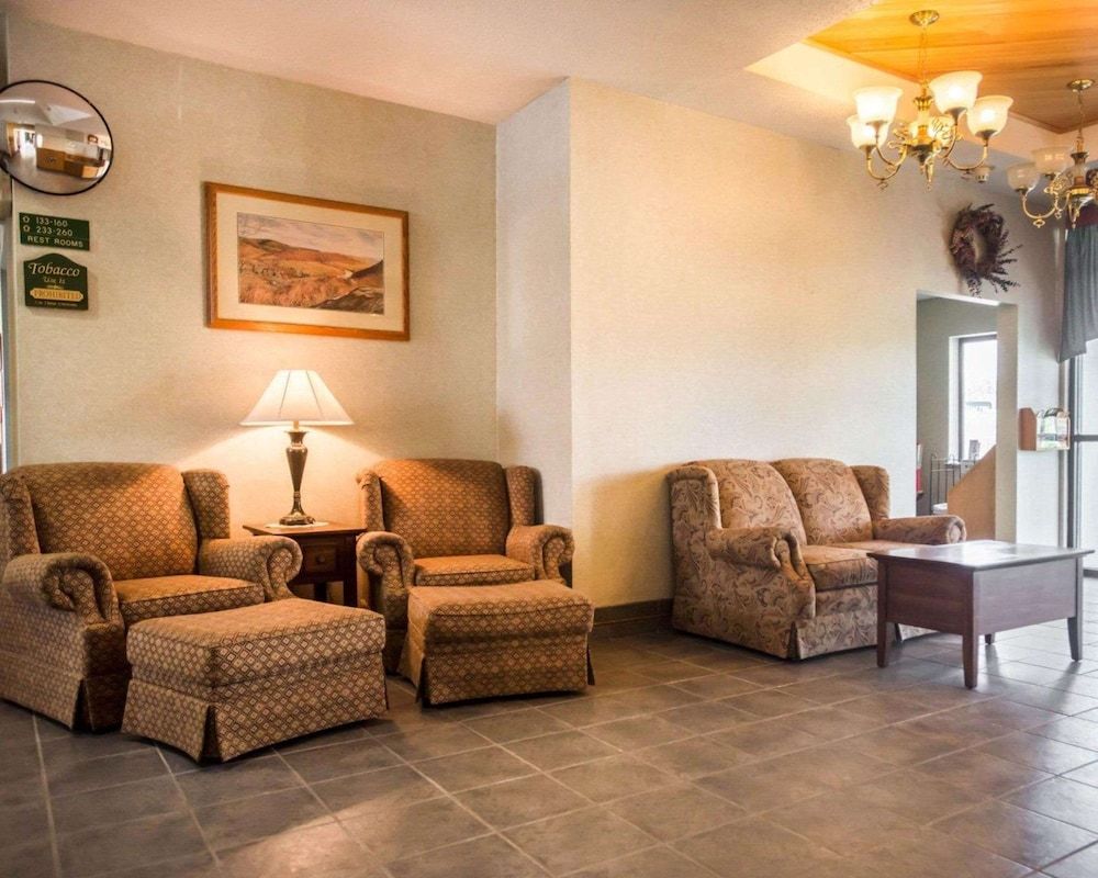 Quality Inn New Columbia–Lewisburg 2