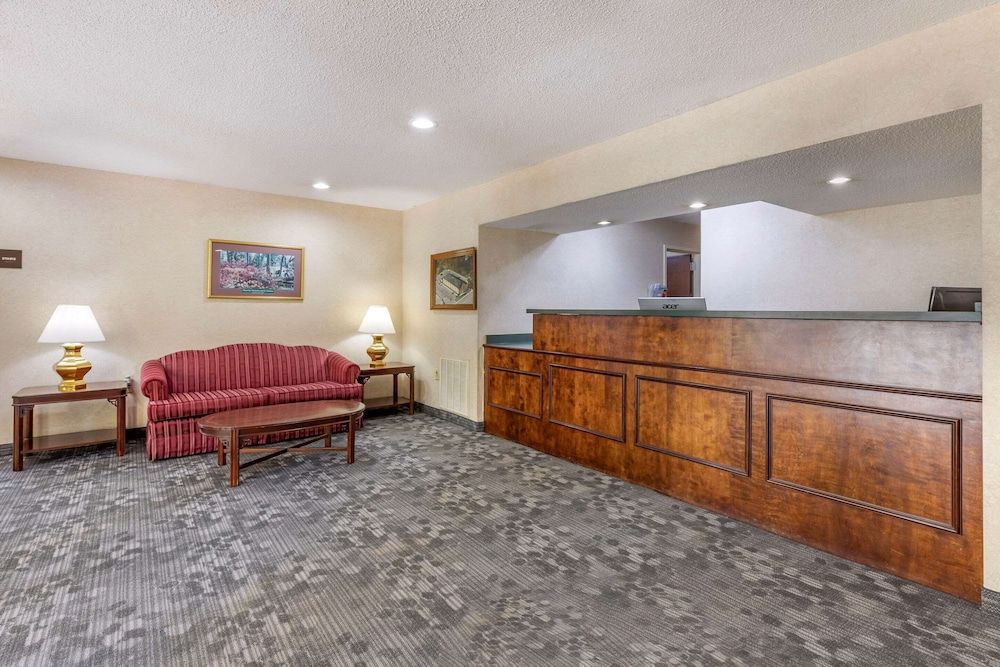 Econo Lodge Saint Stephen 3