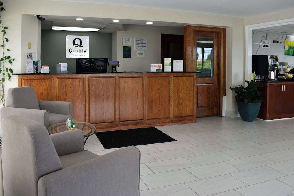 Quality Inn Manning I-95 2