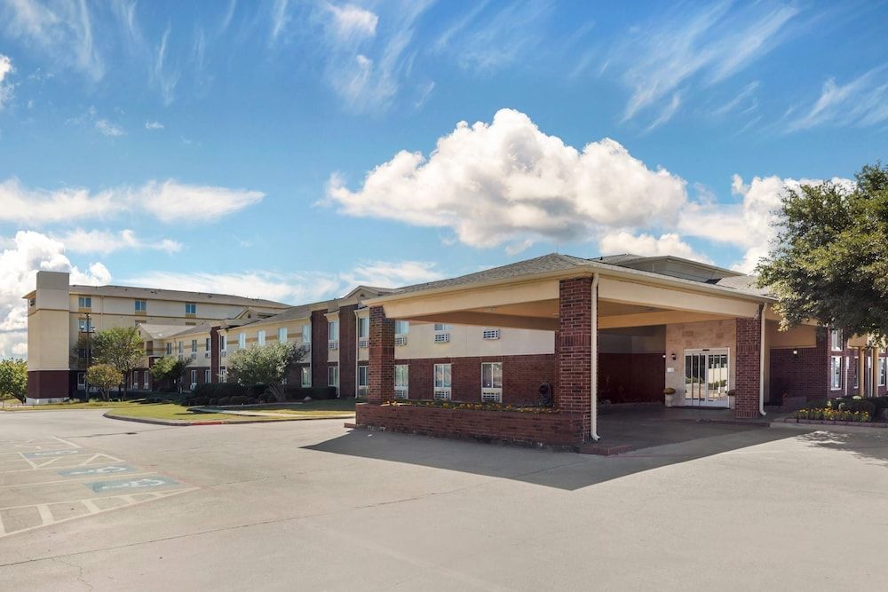 Comfort Inn & Suites Red Oak - Dallas Area 2 estrelas em Red Oak