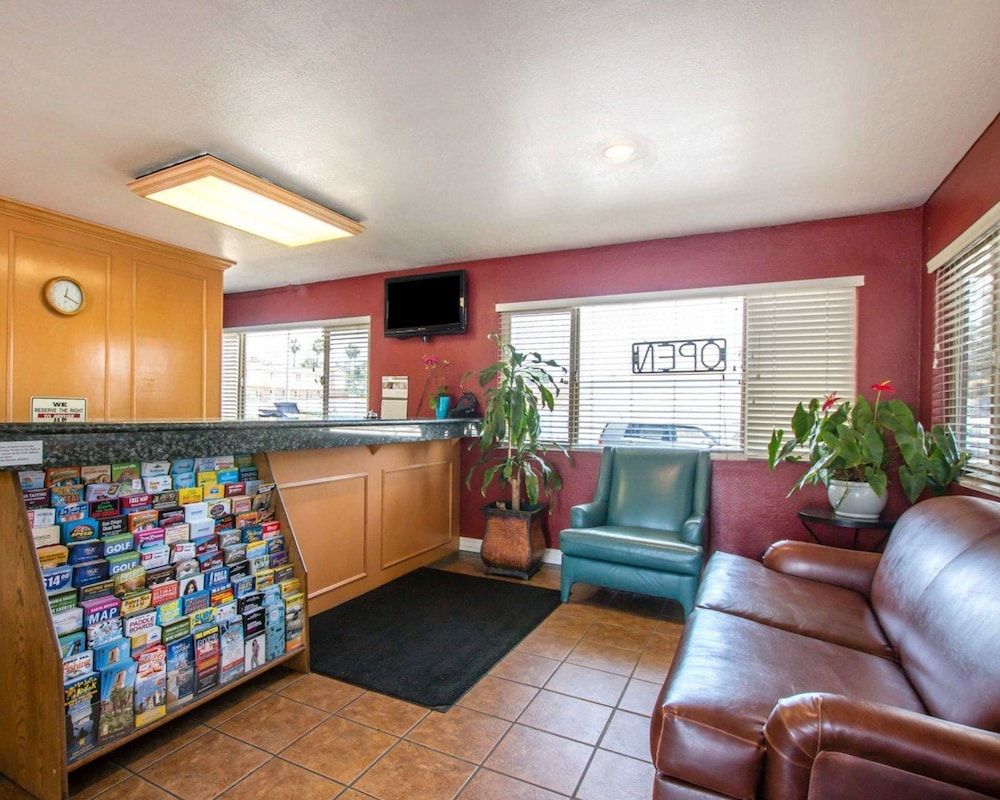 Rodeway Inn Fallbrook Downtown 3