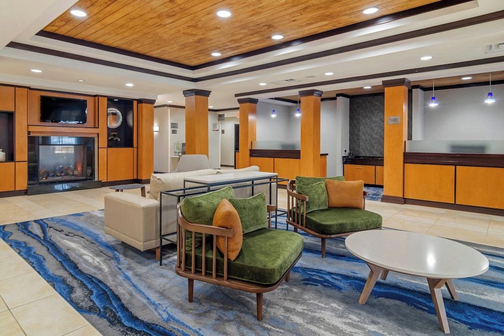 Fairfield Inn & Suites by Marriott Commerce 2