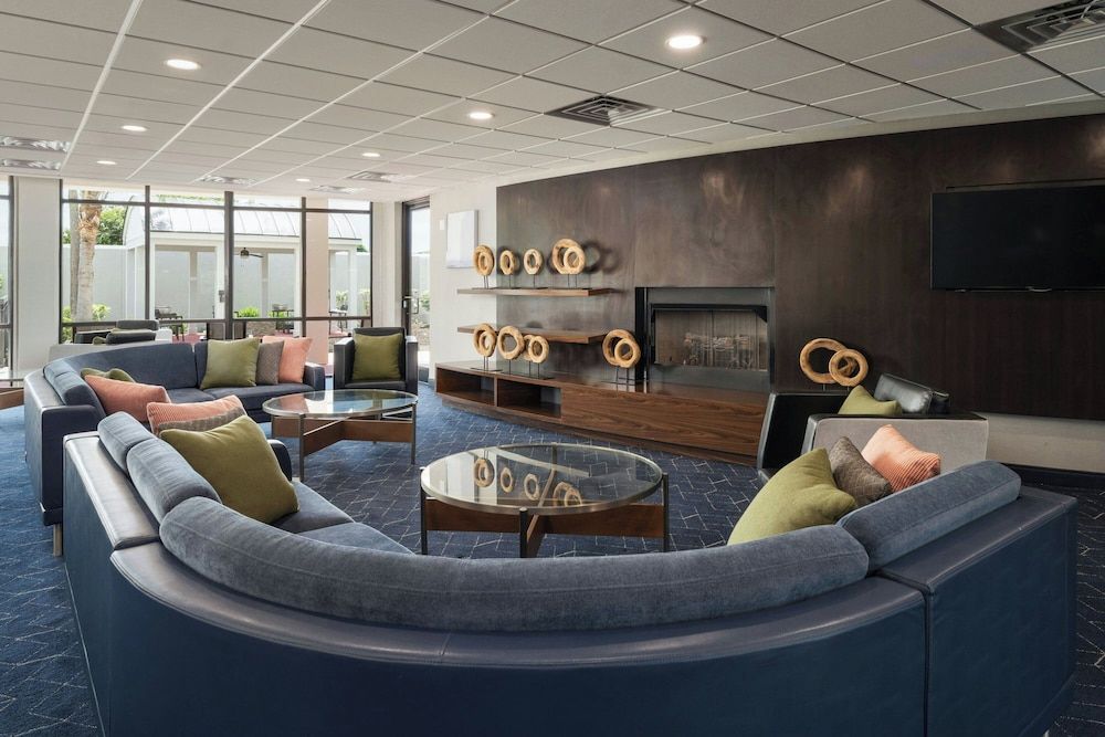 Courtyard by Marriott Brunswick 2