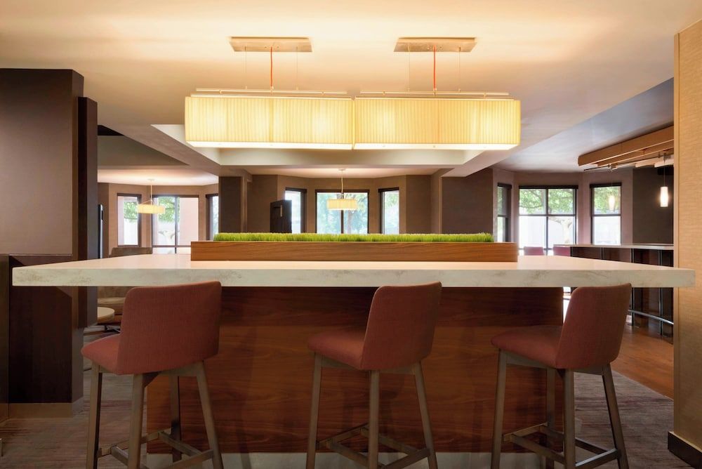 Courtyard by Marriott Akron Fairlawn 2