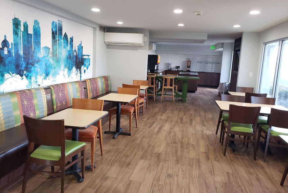 Wingate by Wyndham Dayton North 2