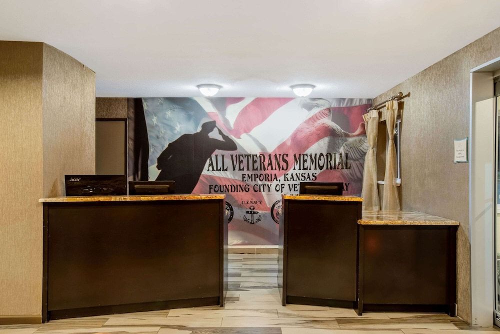 La Quinta Inn & Suites by Wyndham Emporia 3