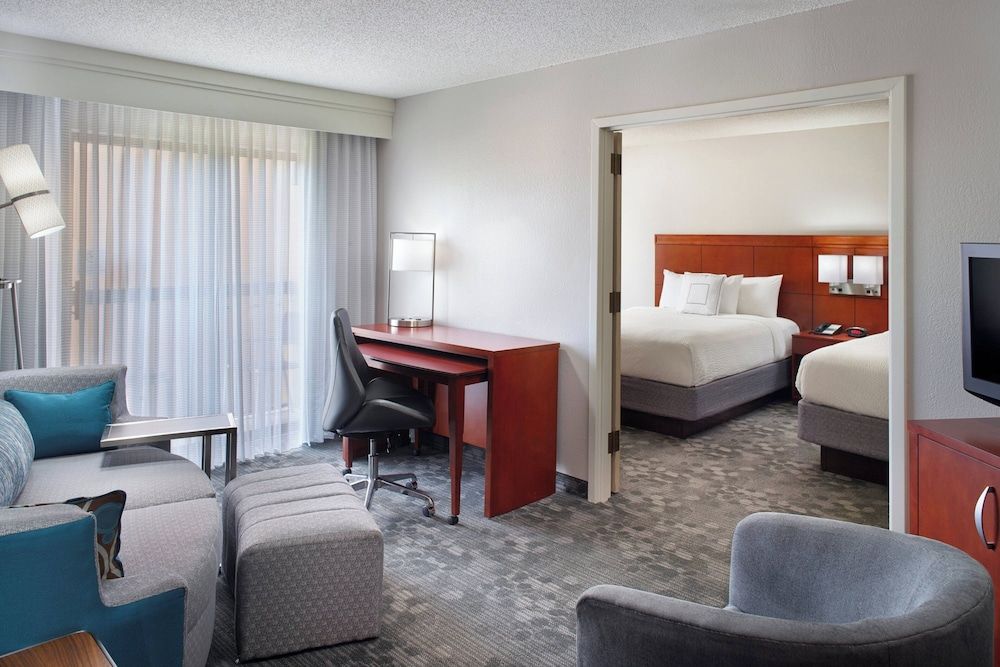 Courtyard by Marriott Fayetteville 3