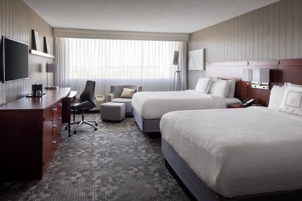 Courtyard Richmond Berkeley 3