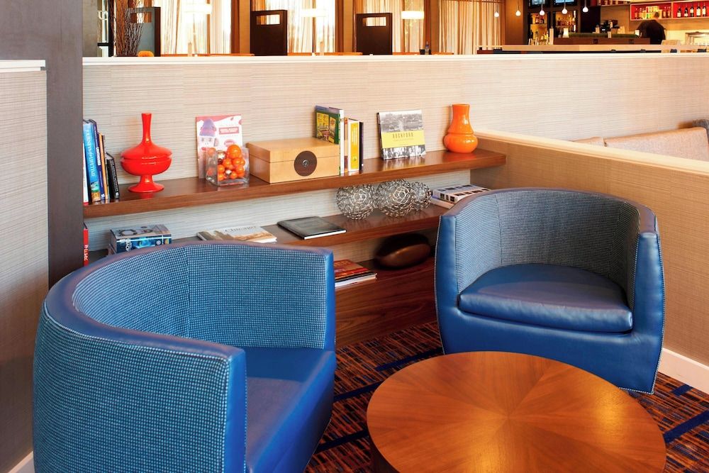 Courtyard by Marriott Rockford 3