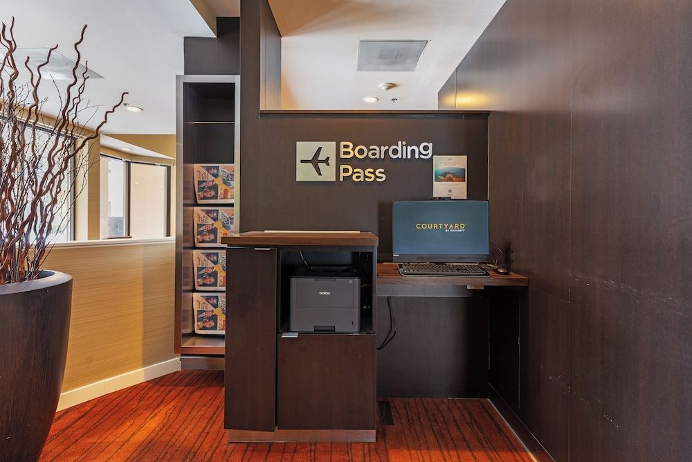 Courtyard by Marriott Toledo Airport Holland 2
