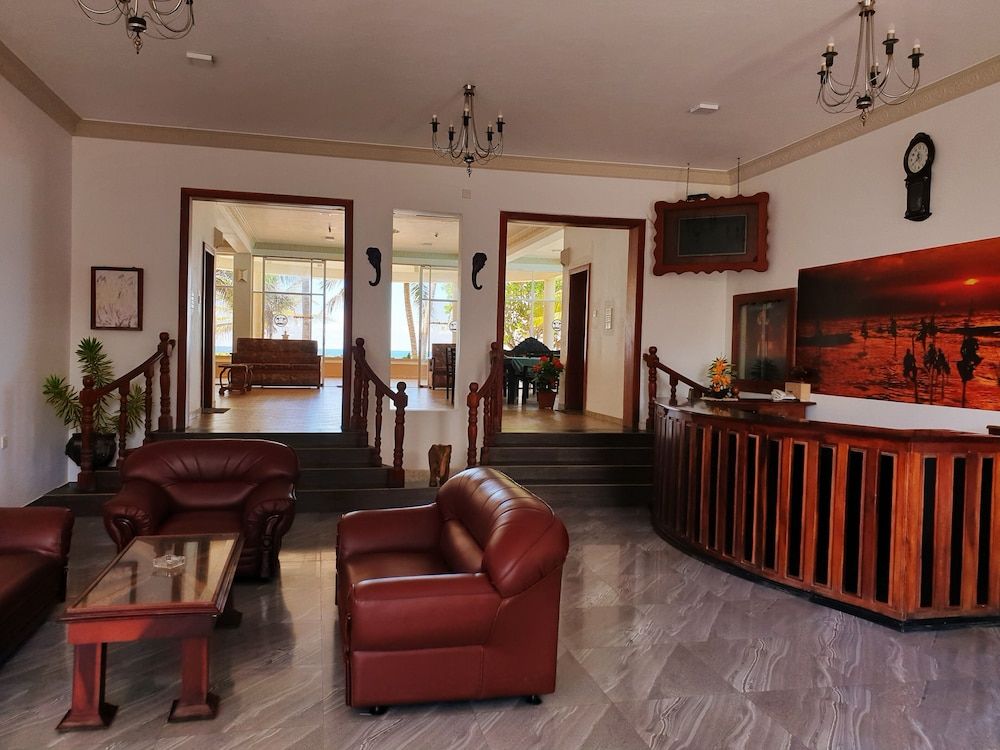Oasey Beach Hotel 3
