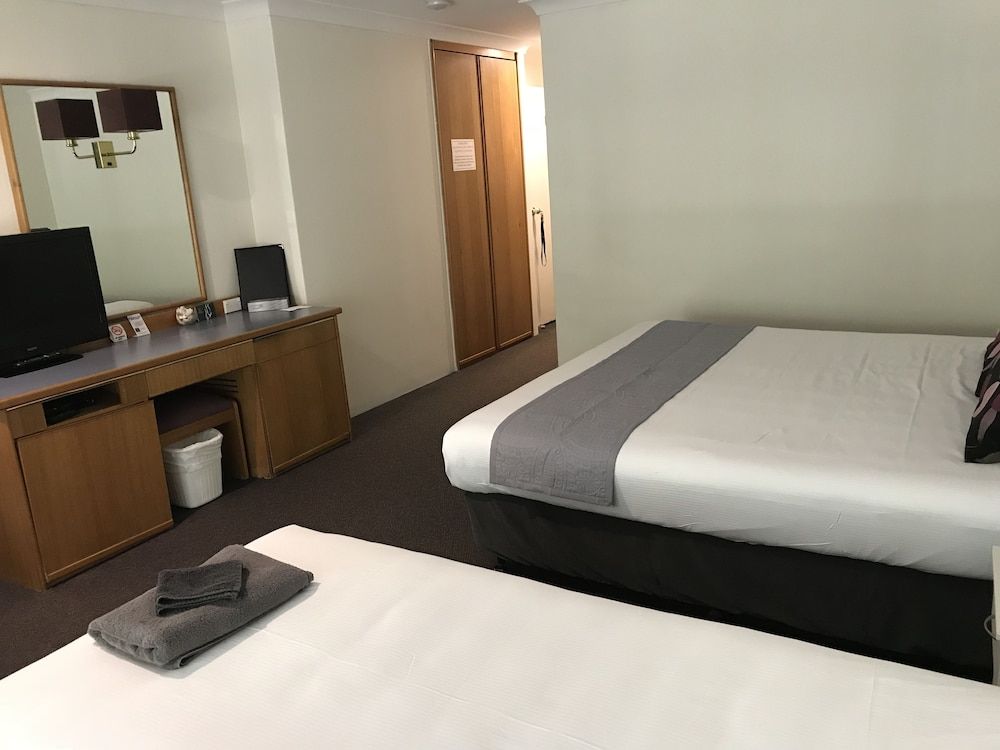 Tea Gardens Club Inn Motel 3