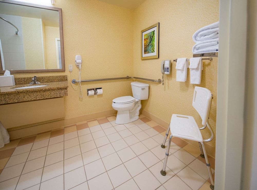 Fairfield Inn & Suites by Marriott Wausau 3