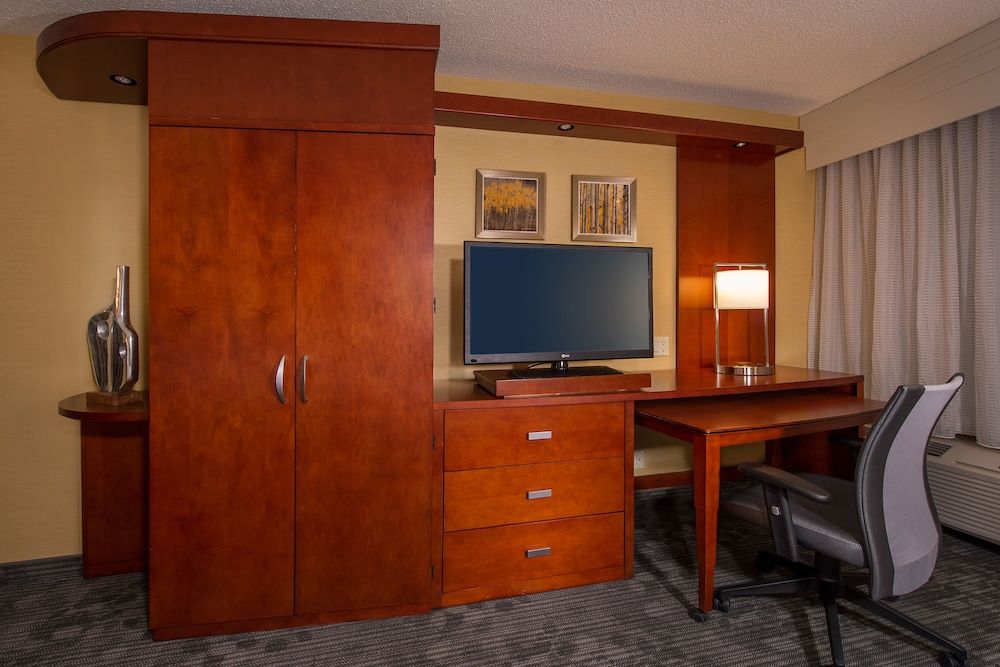 Courtyard by Marriott Newark Granville 3