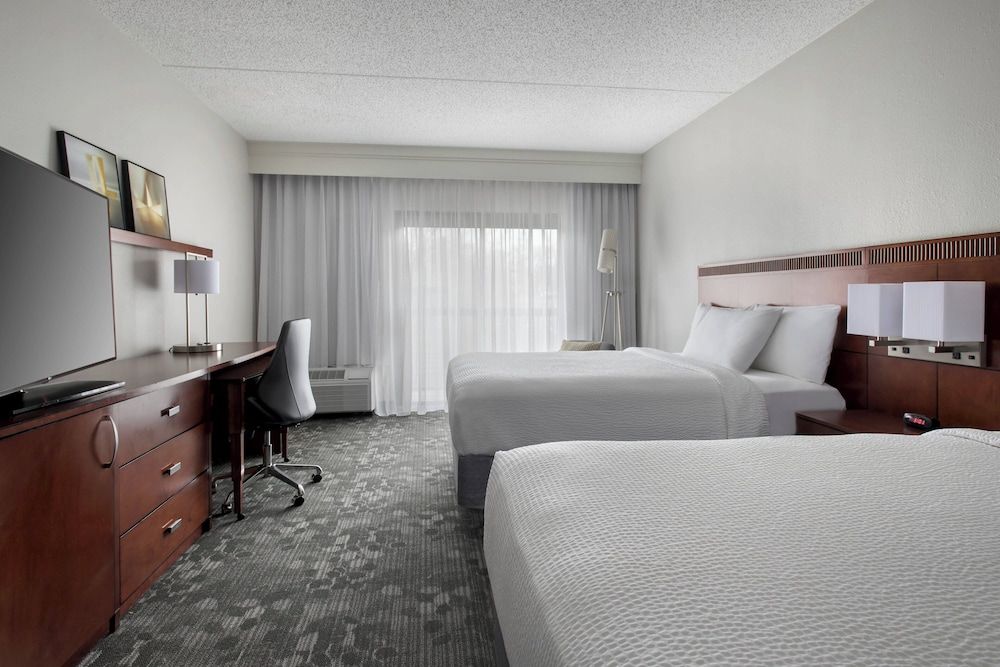 Courtyard by Marriott Lincroft Red Bank 3