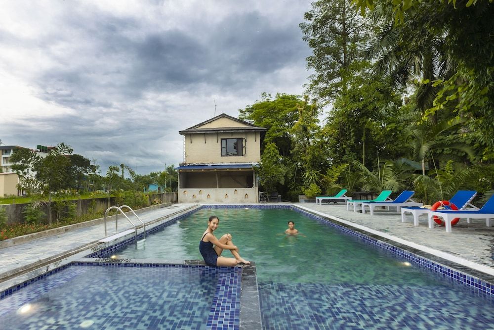 Hotel Parkside & Swimming Pool-Between Greenery and Azure ,Your Perfect Retreat 3 étoiles à Chitwan