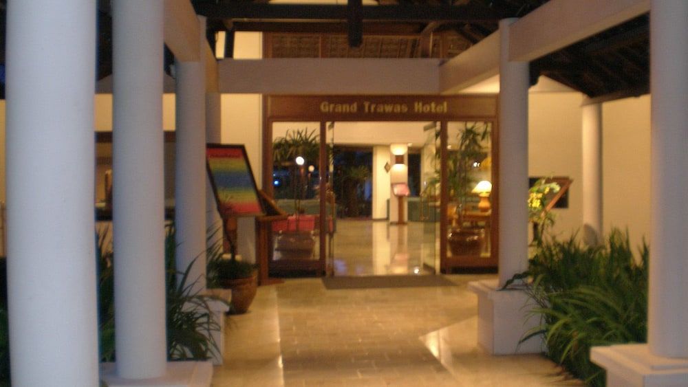 Grand Whiz Hotel Trawas 2