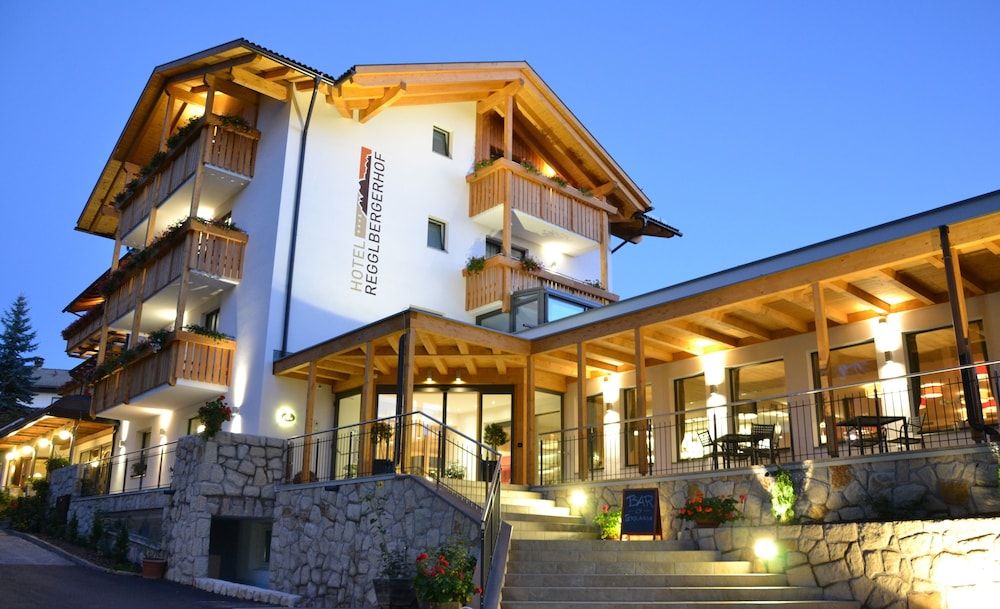 Hotel Regglbergerhof 3 estrelas em Nova Ponente
