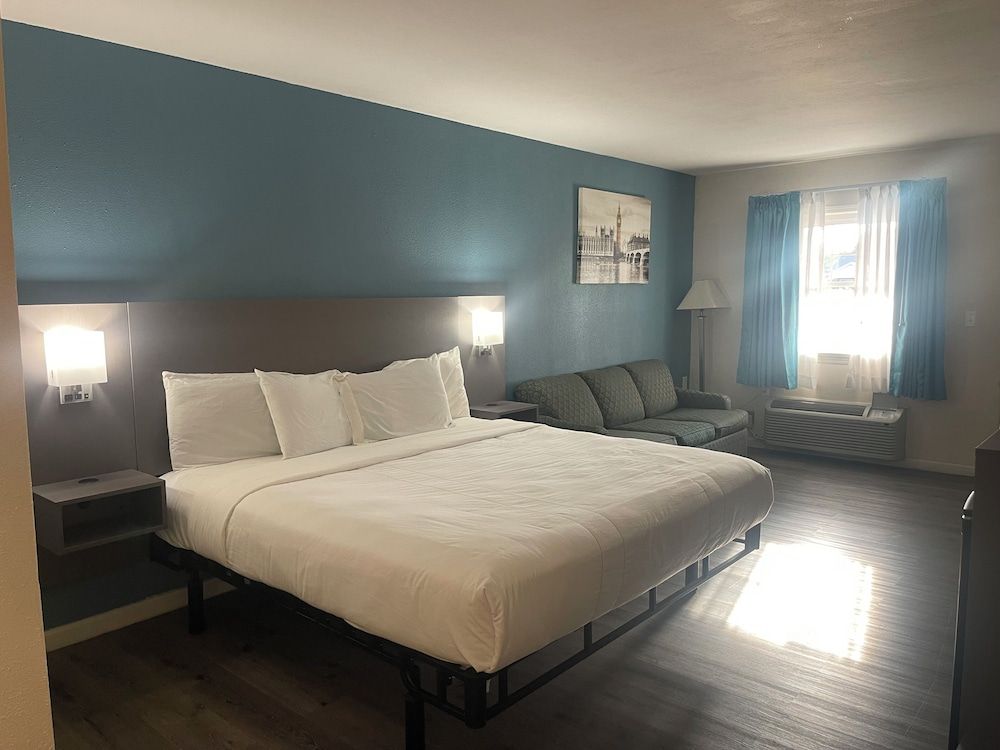 Bourbon Capital Inn 3