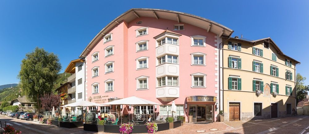 Cityhotel Goldener Adler B&B 4 estrellas en Chiusa