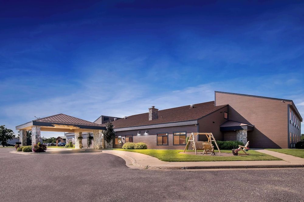 Heartland Inn & Suites, SureStay Collection by Best Western 2 étoiles à Park Rapids