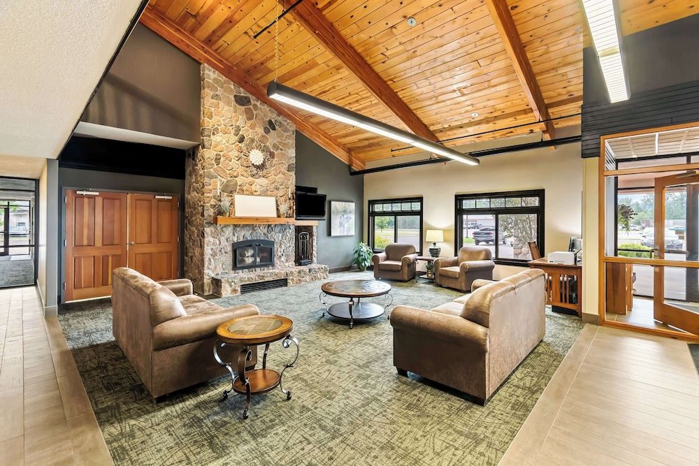 Heartland Inn & Suites, SureStay Collection by Best Western 2