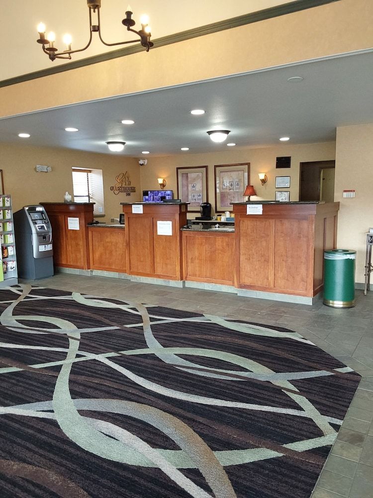Lavissh Inn & Suites 3