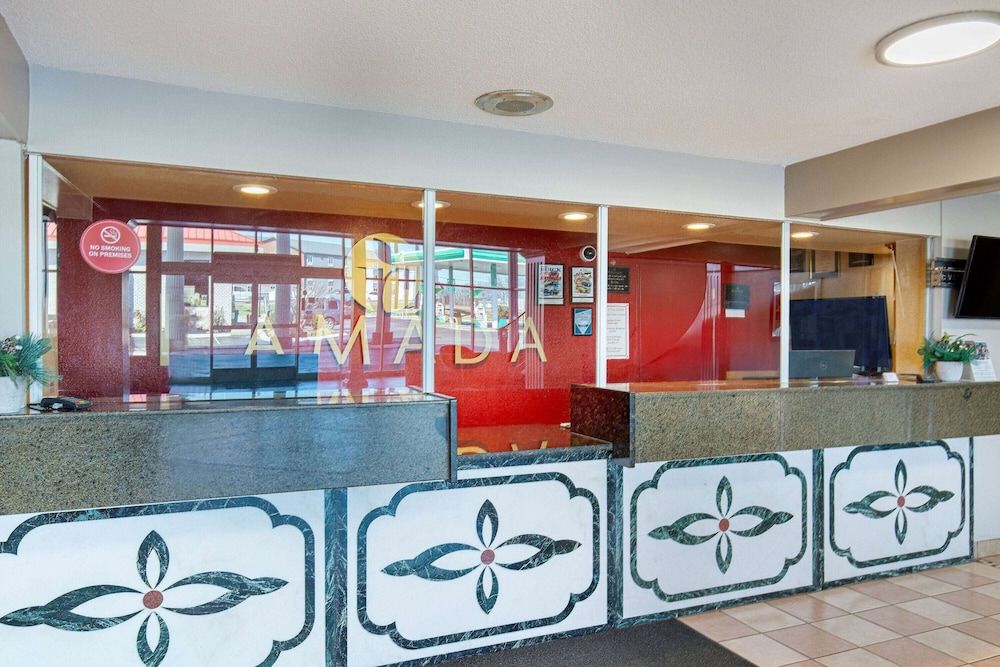 Ramada by Wyndham Bowling Green 2