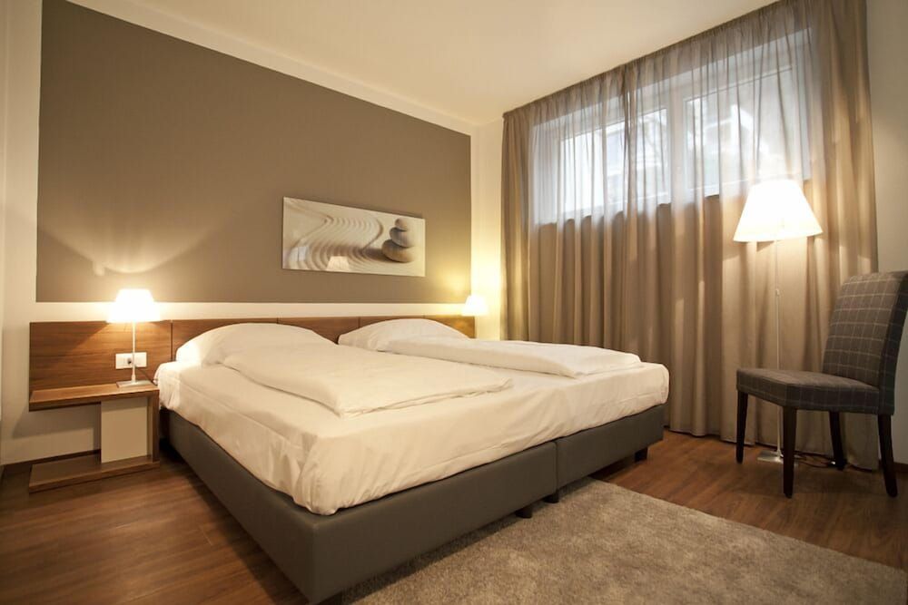 Hidalgo Suites & Restaurant 3