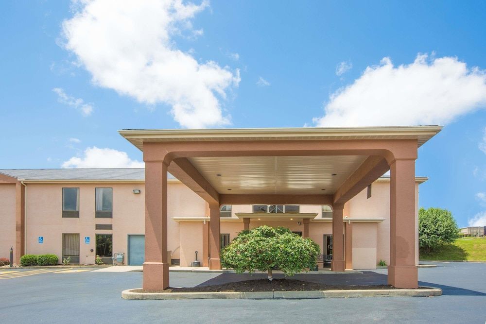 Howard Johnson by Wyndham Beckley 2 estrelas em Beckley