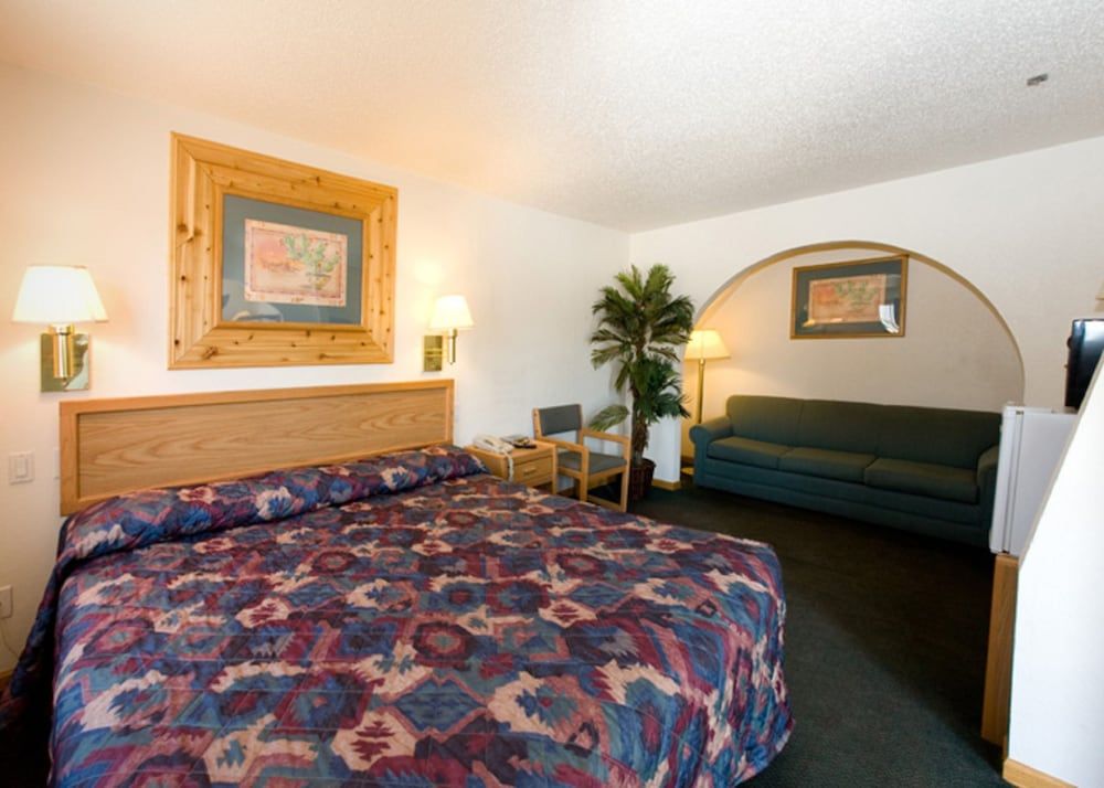 North Country Inn & Suites 2