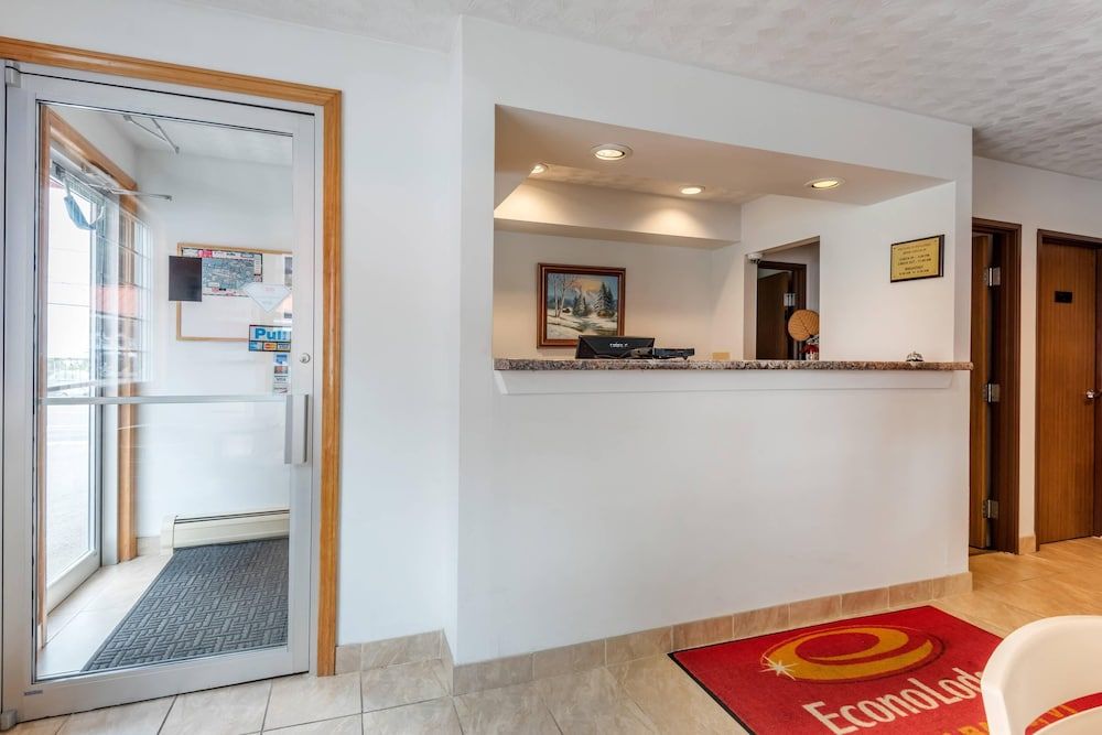 Econo Lodge St. Albans 2