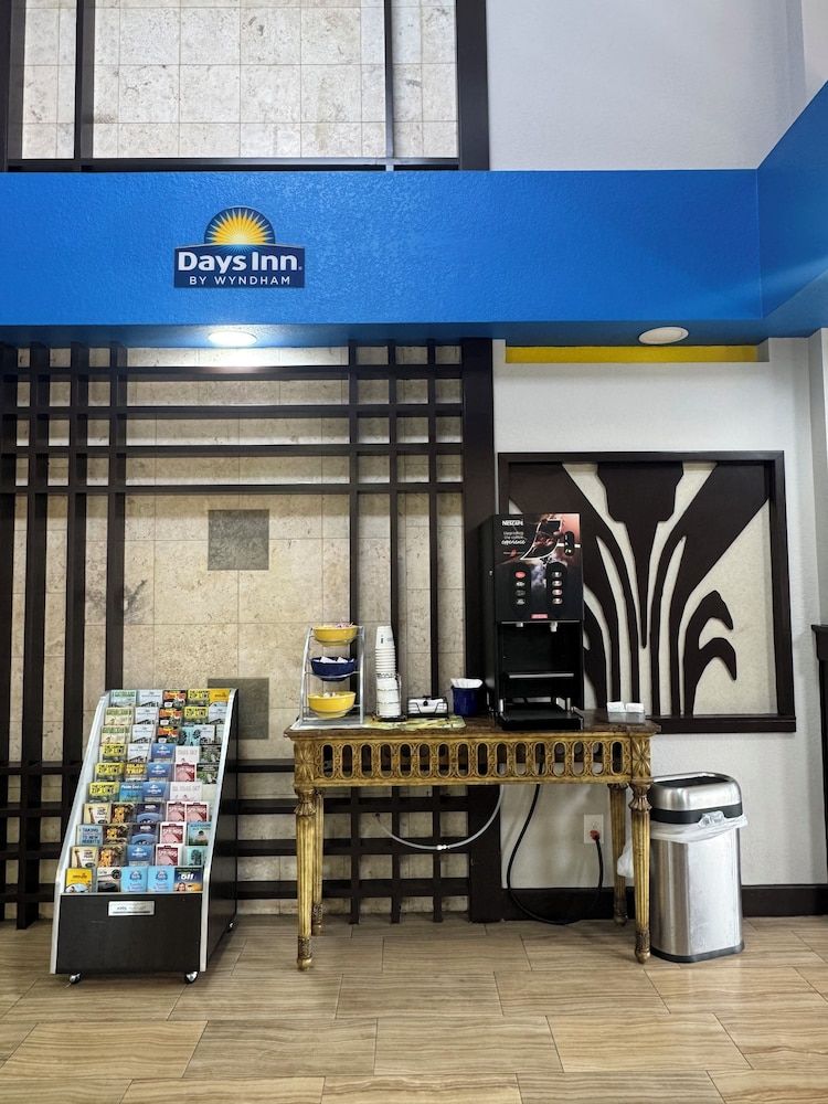 Days Inn by Wyndham Brooksville/Dade City 3